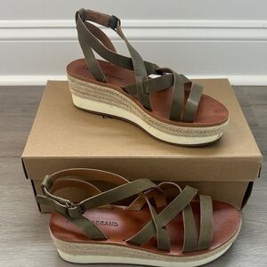 LUCKY BRAND Women's Olive Green Strappy Platform Sandals size 8